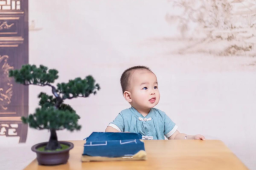 商水满月宝宝放屁臭